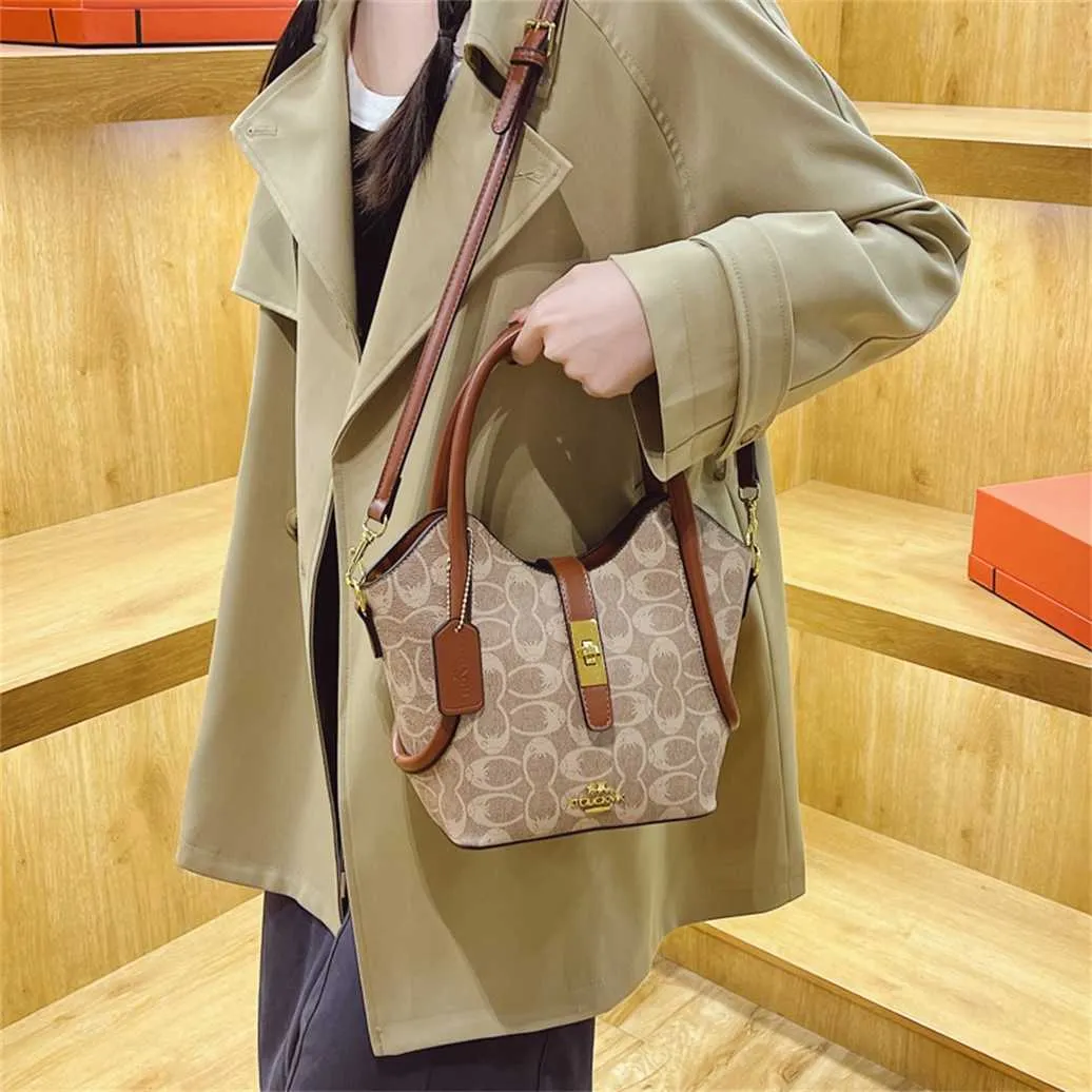 36% di sconto sulla borsa di design 2024 borsette alla moda e alla moda con la borsetta stampata con donne versatili e grande capacità