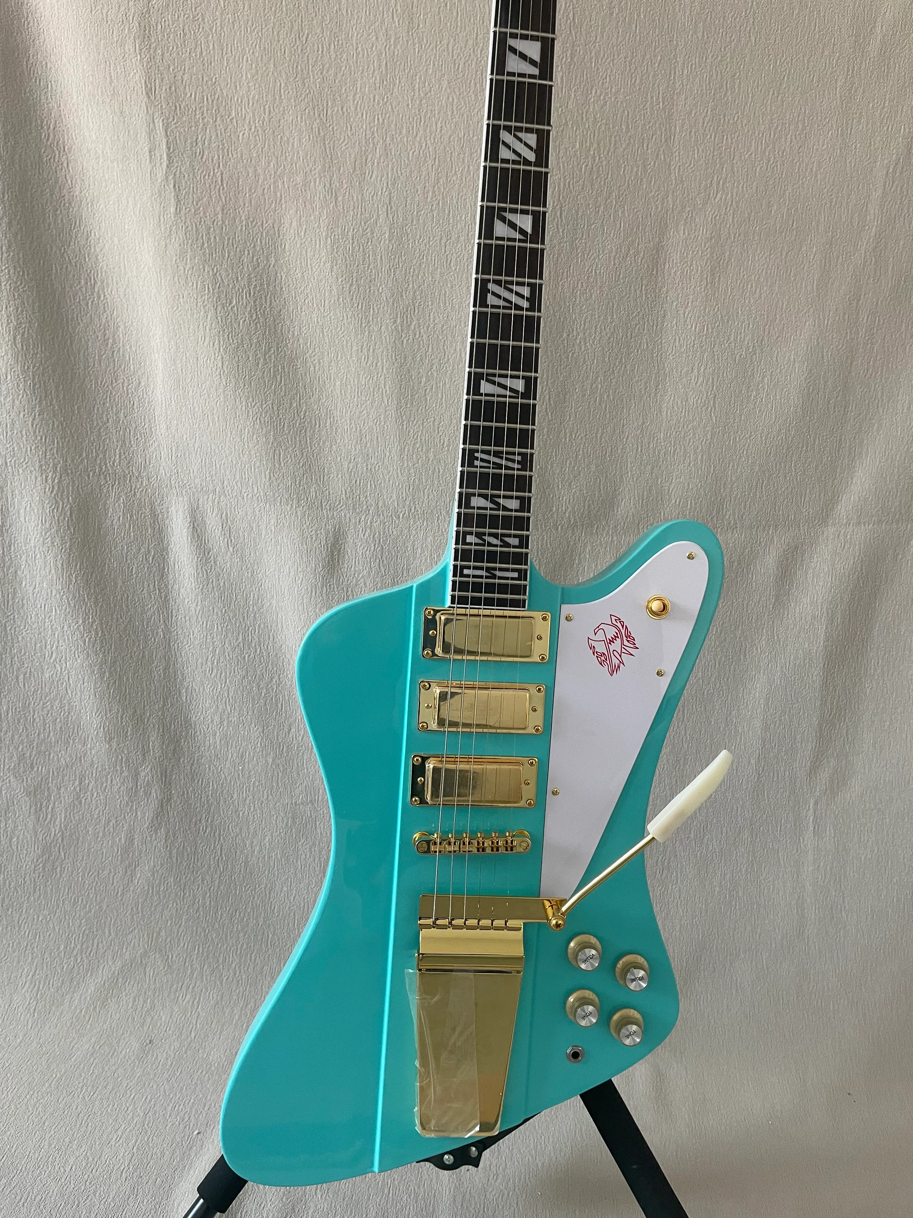Jazz Electric Guitar Peach Blossom Body 3 Pickups, Light Green