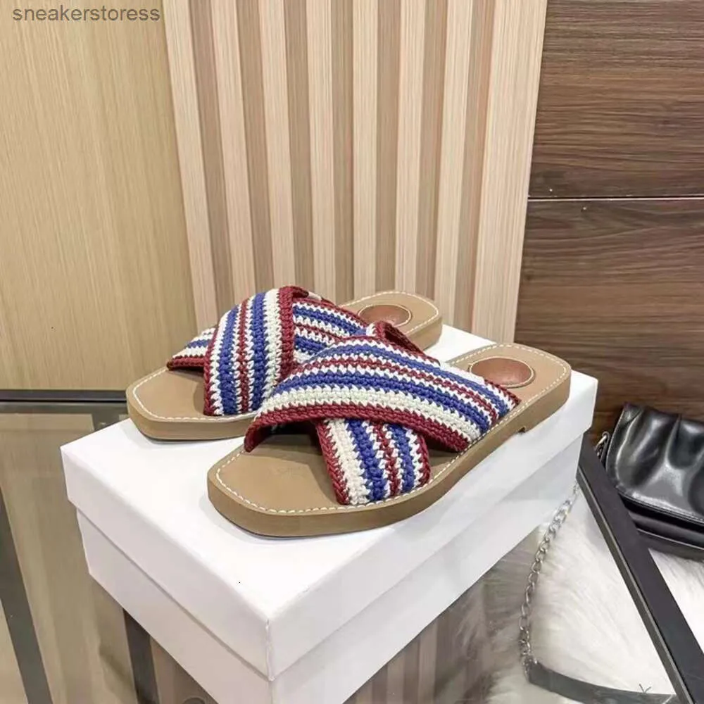 Slipper Slipper Designer Sandal Chlloe Woody Sandals 2024 Word High Version New Flat Bottom Womens Summer One Fashion Outerwear Woven OBJ3