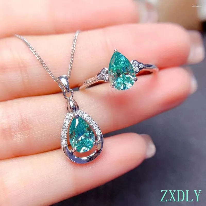 Klusterringar 2024 Est Water Drop Style Green Moissanite Ring and Pendant For Women Jewelry Set Real 925 Silver Birthday Present Match Wear