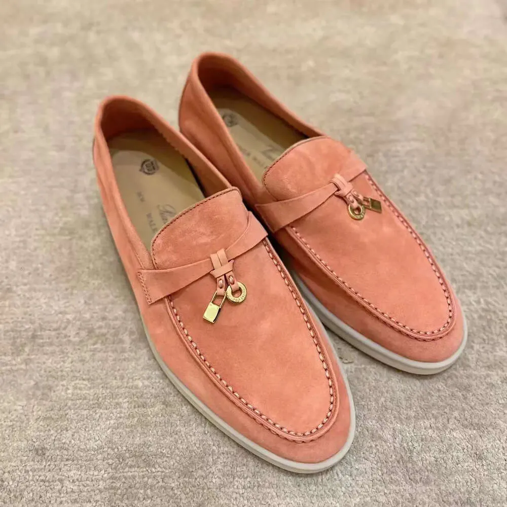 24a Luxurys tasarımcıları loro rahat ayakkabı takılar kadınlar için moccasins 18 renkli seyahat piyanas loafer siyah beyaz spor ayakkabı ayak bileği koşu ayakkabı antrenörü sıcak ofis kariyer h