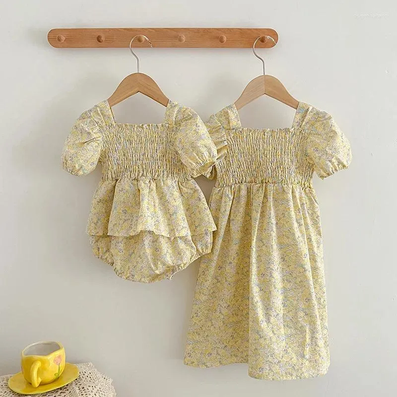 Flicka klänningar sommar baby flickor klädsyster matchande outfit klänning blommig tryck puff hylsa bomull romer prinsessa