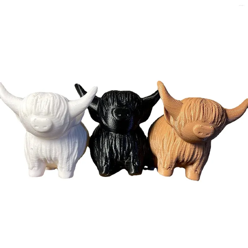 Dekorativa figurer Höglandet Cow Mini Sculpture Figuringåvor Prydnad Heminredning Desktop Centerpieces Desk Decorations Kawaii Toy