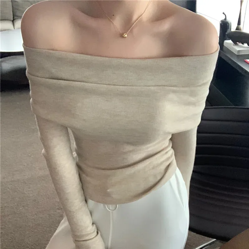 Black Solid Off Shoulder Elegant Long Sleeve Tops Korean Fashion Slim Sexy Cropped T Shirt Women Autumn Y2k Clothing Skinny Top 240321