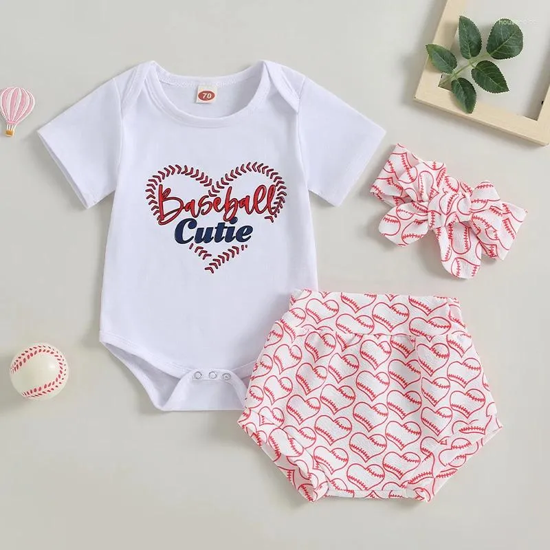 Giyim setleri 3pcs Set Bebek Kız Beyzbol Kıyafetleri Kısa Kollu Romper Kalp Baskı Şortu Kafa Bandı Güzel Bebek