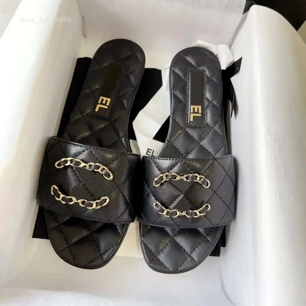 chanells tofflor lyx kvinnors tofflor skjutreglage sandal mode sommar loafer strand avslappnad skor platt kanal lyxdesigner tofflor toppkvalitet svart vit mu