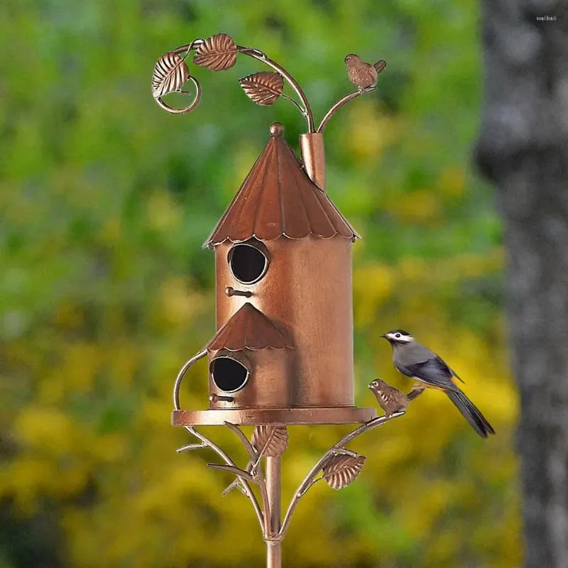 Decorazioni da giardino Casetta per uccelli in metallo con palo Casette per decorazioni per casetta per uccelli all'aperto per cortile esterno