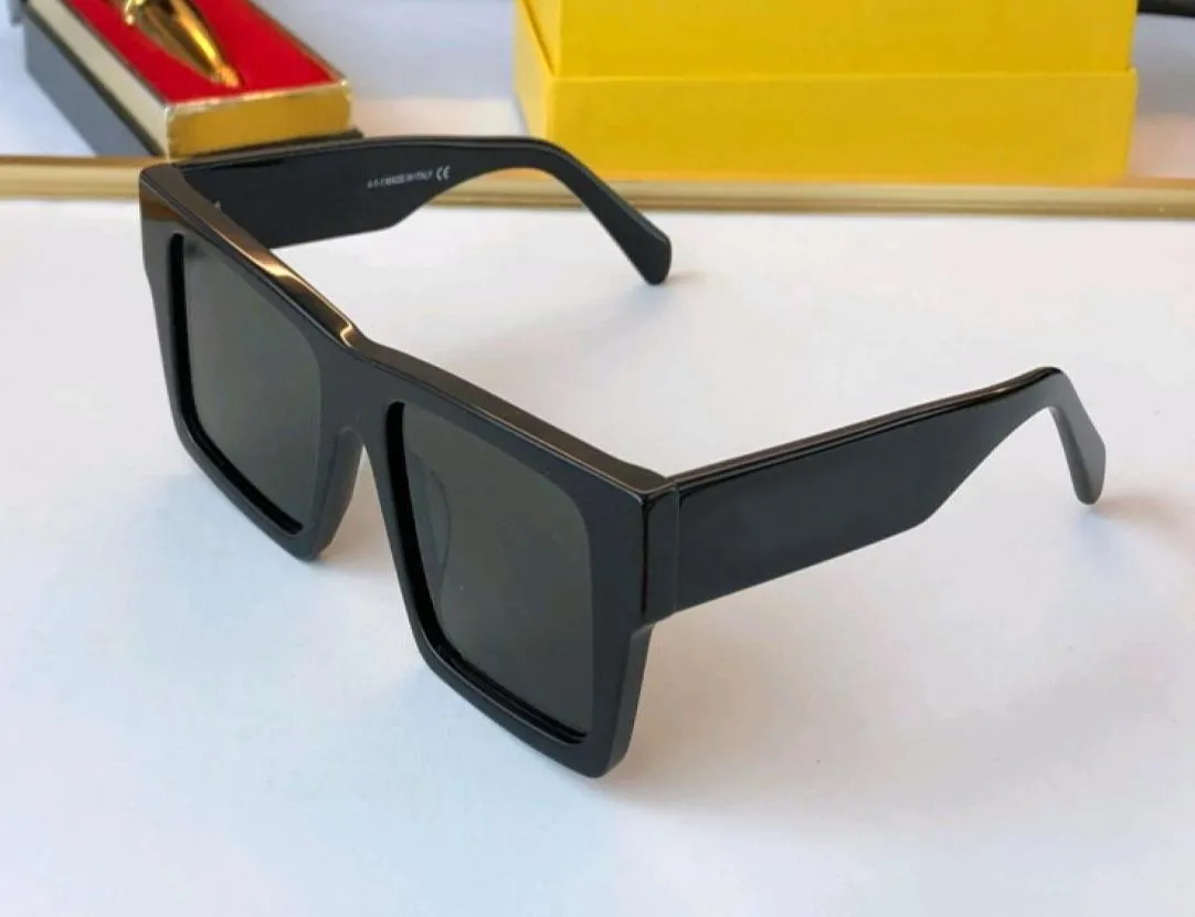Vierkante zonnebril Blackdark Gray Lens Designer bril Women Gafas de sol UV Bescherming Oogslijtage met Box8084249