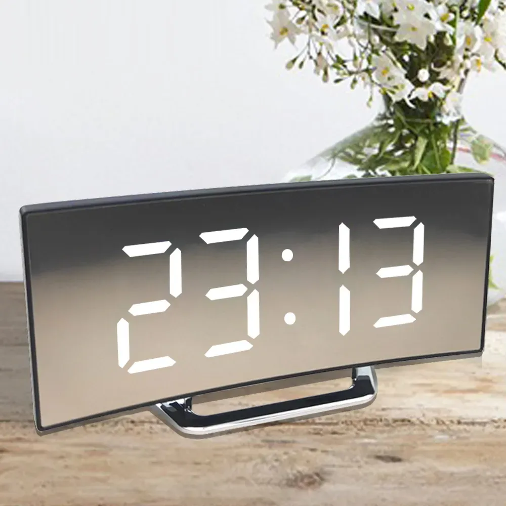 Album LED Alarm Clock Digitala barn Elektroniska väckarklockor Böjda skärmspegel Temperaturklocka med snooze funktion Desk klocka