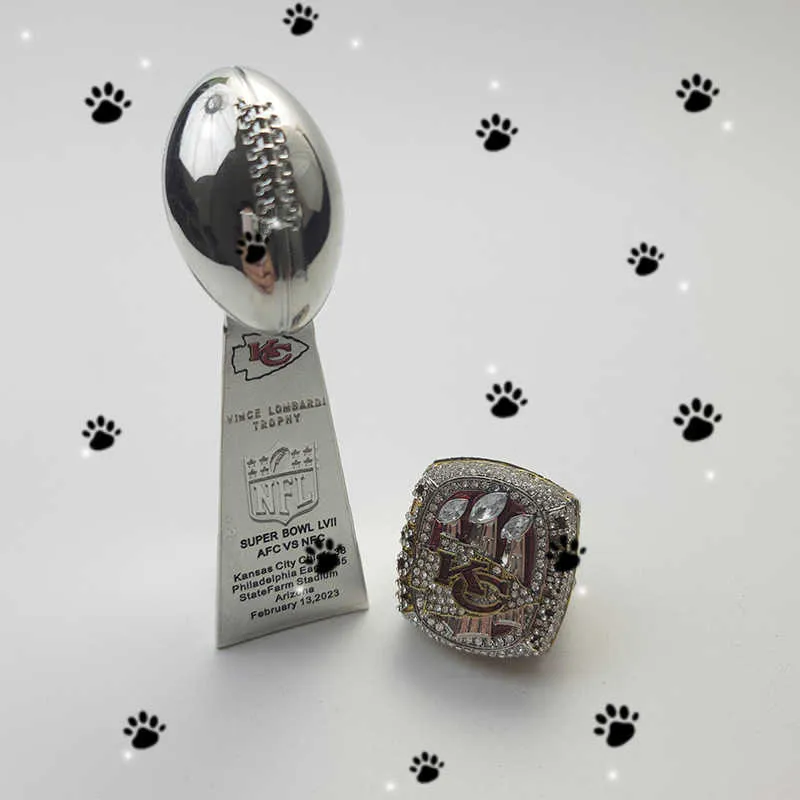 Kansas Chieftain Championship Ring met 10 cm Super Bowl Trophy-inscriptieset