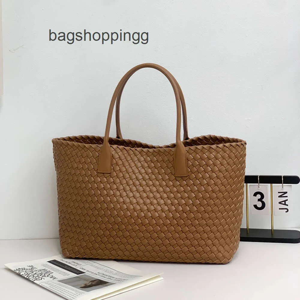 One Leather Woven Bottegs Cabat Sided Womens Venets Handbag Large 2024 Totes Tote Klassieke tassen Nieuwe schoudertas Lady Bag Dubbele capaciteit Winkelmandje 4KT8