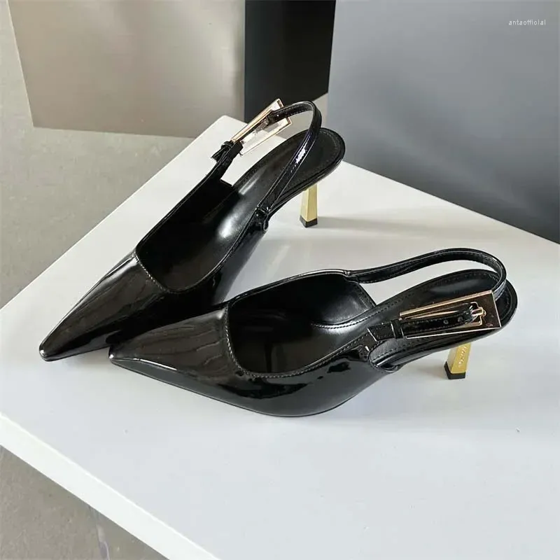 Sukienka buty 2024 Spring marka Kobiet Sandałowa moda projektantki metalowy palec palec pędu na cienkie niskie pompy na obcasie Mule