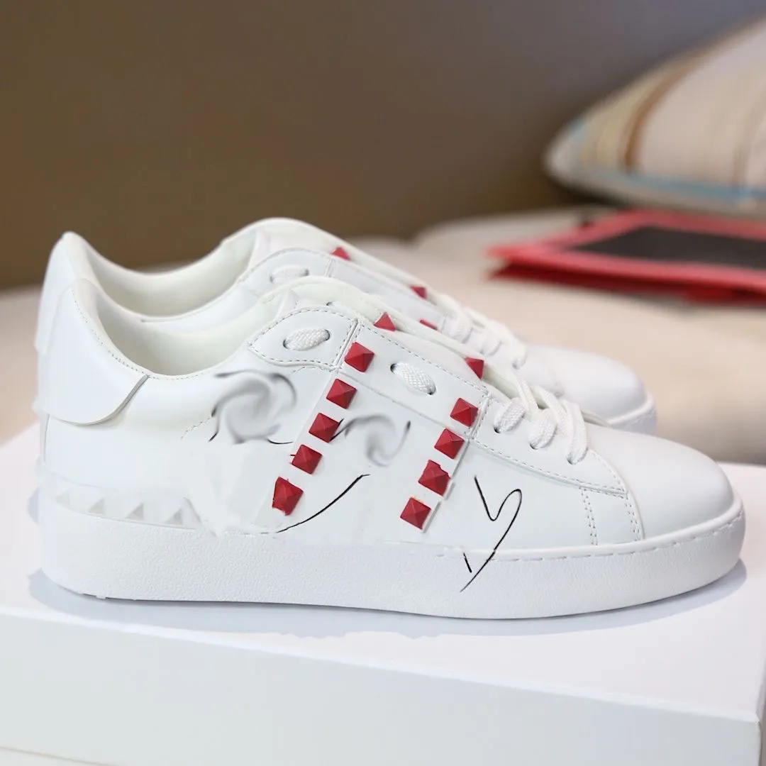 2024 Modedesigner Runway White and Red Nails Leather Casual Shoes For Men and Women bekväma tryck mångsidiga casualskor DD0320H 35-44 4
