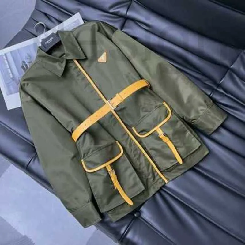 Women's Jackets designer new product is launched with a waistband, work clothes, pocket jacket nylon material The texture firm the triangle logo decoration stylish