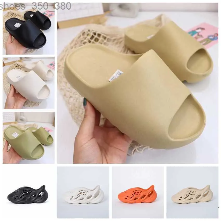 Modeontwerper baby jeugd kinderen slipper grote peuter botglaasjes rubberen schoenen verstoppen sandaal akoestische eva zwarte maan grijze slippers baby tainers roet strand sandalen