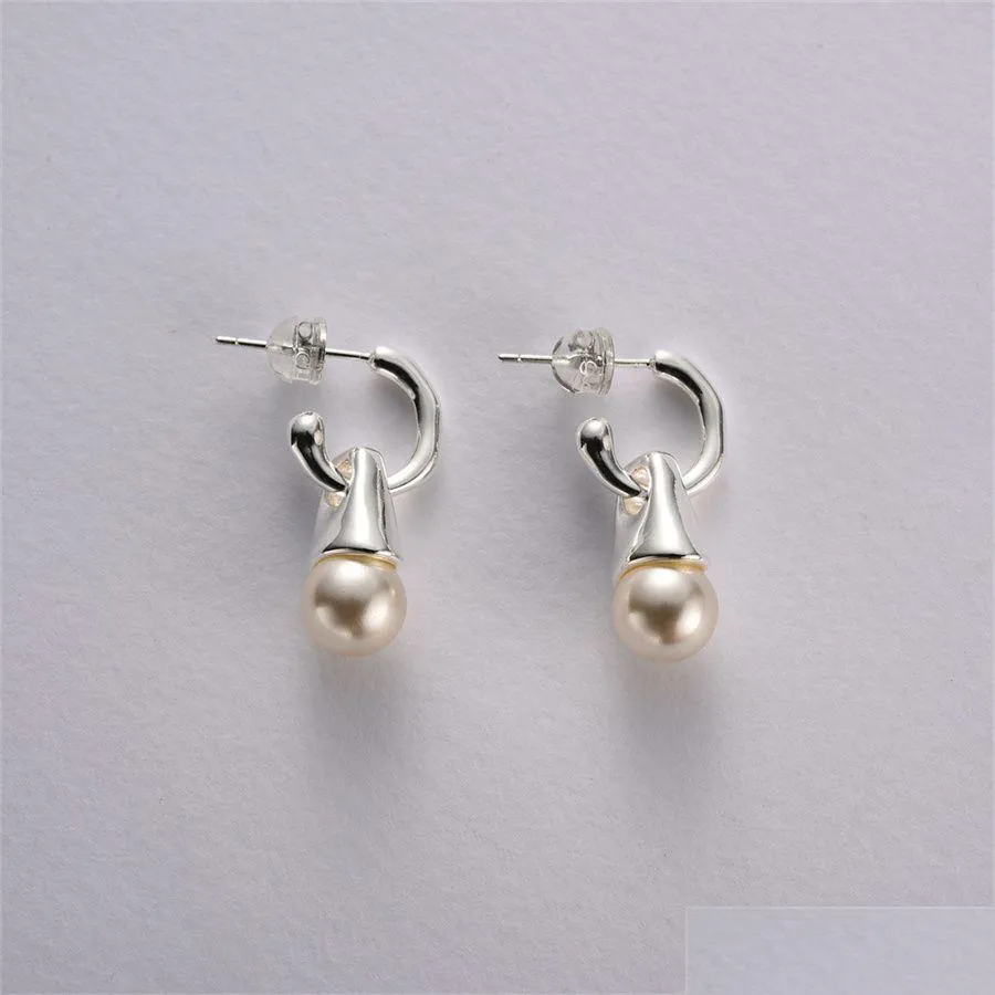 Stud French Fashion Pearl Earrings High Grade 925 Sier Needle Female Minority Design Light Luxury Simple All-Match Jewelry Drop Delive Otjep