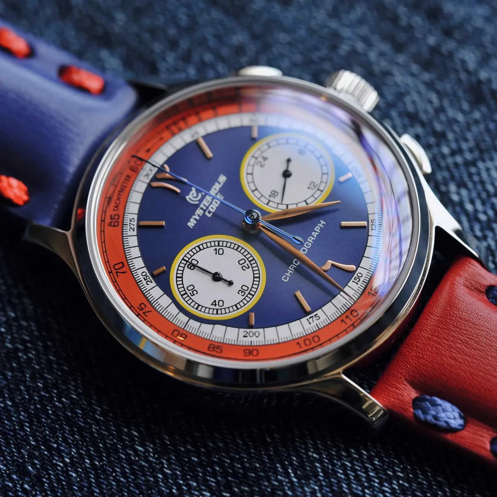 Japan Quartz Watch: Precision Timepiece, Curve Glass, Stainless