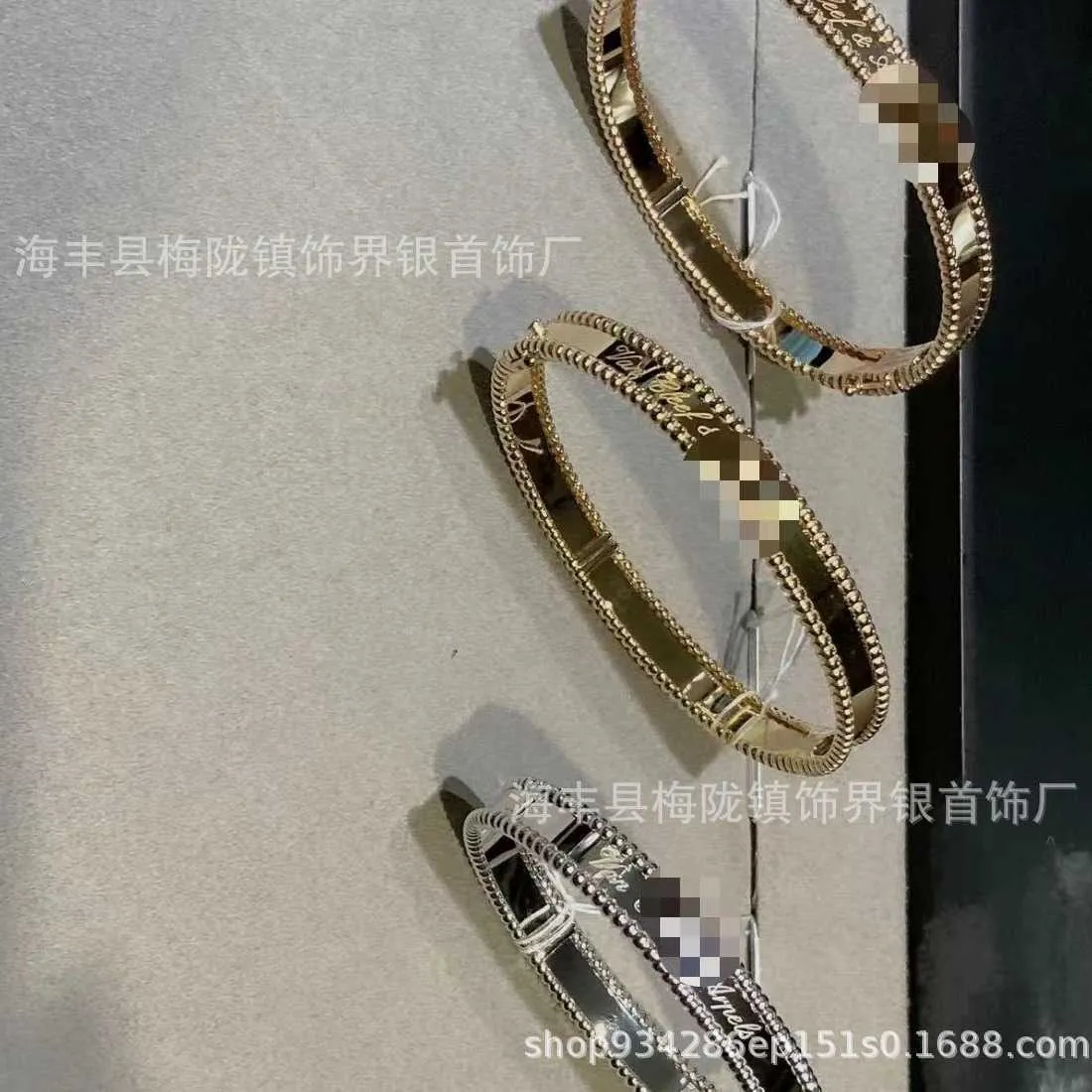 Brand Charm V Golden Van High Board Kaleidoscope Signature Bracelet avec Clover étroite Full Sky Star Wide Edition