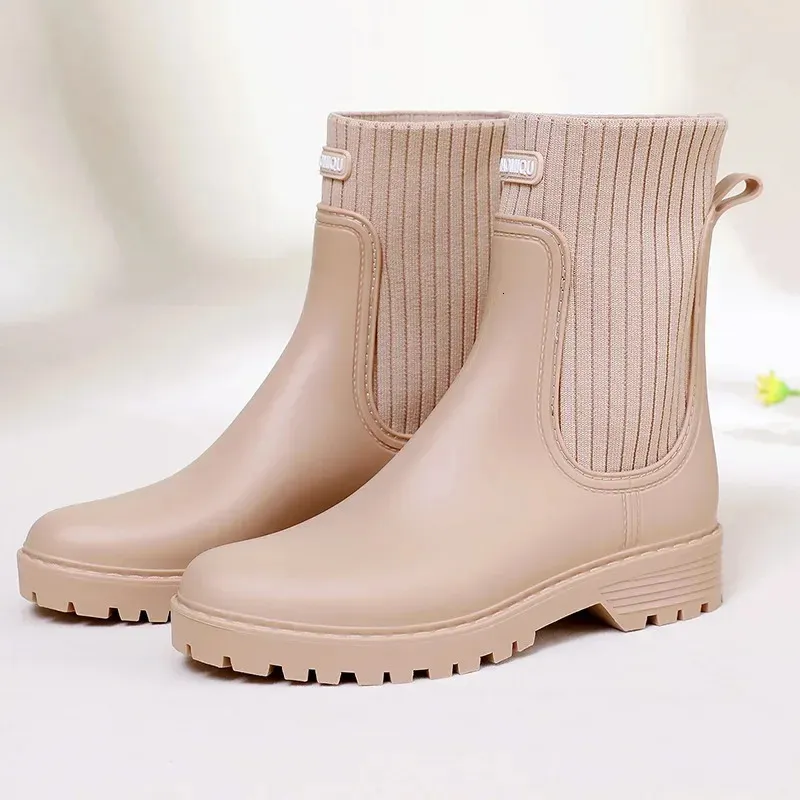 Designerskie buty deszczowe damskie Wodoodporne buty deszczowe damki różowe futrzane gumowe deszcze Kobieta galoshes bez poślizgu buty deszczowe 240309