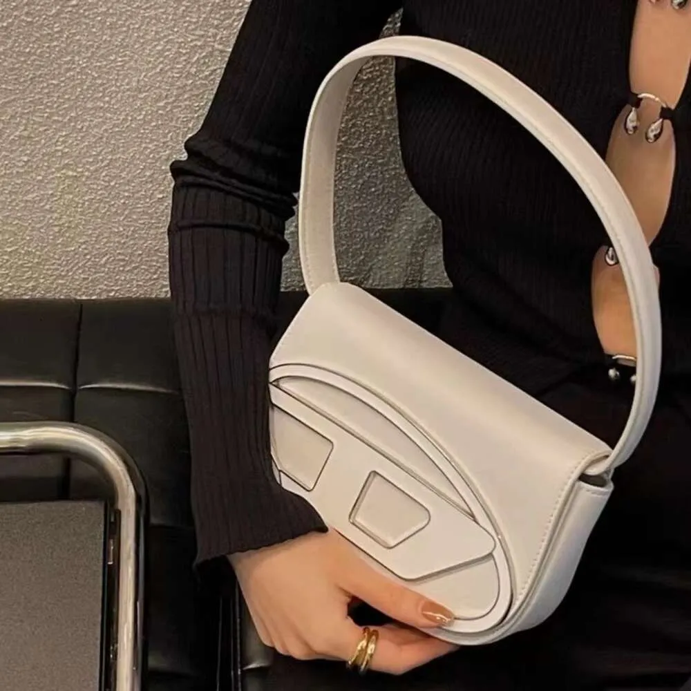 Modetaschendesigner verkaufen Unisex-Taschen beliebter Marken mit 50 % Rabatt. Unterarmhandtaschen für Damen-Umhängetaschen im Girl-Stil mit einer Schulter
