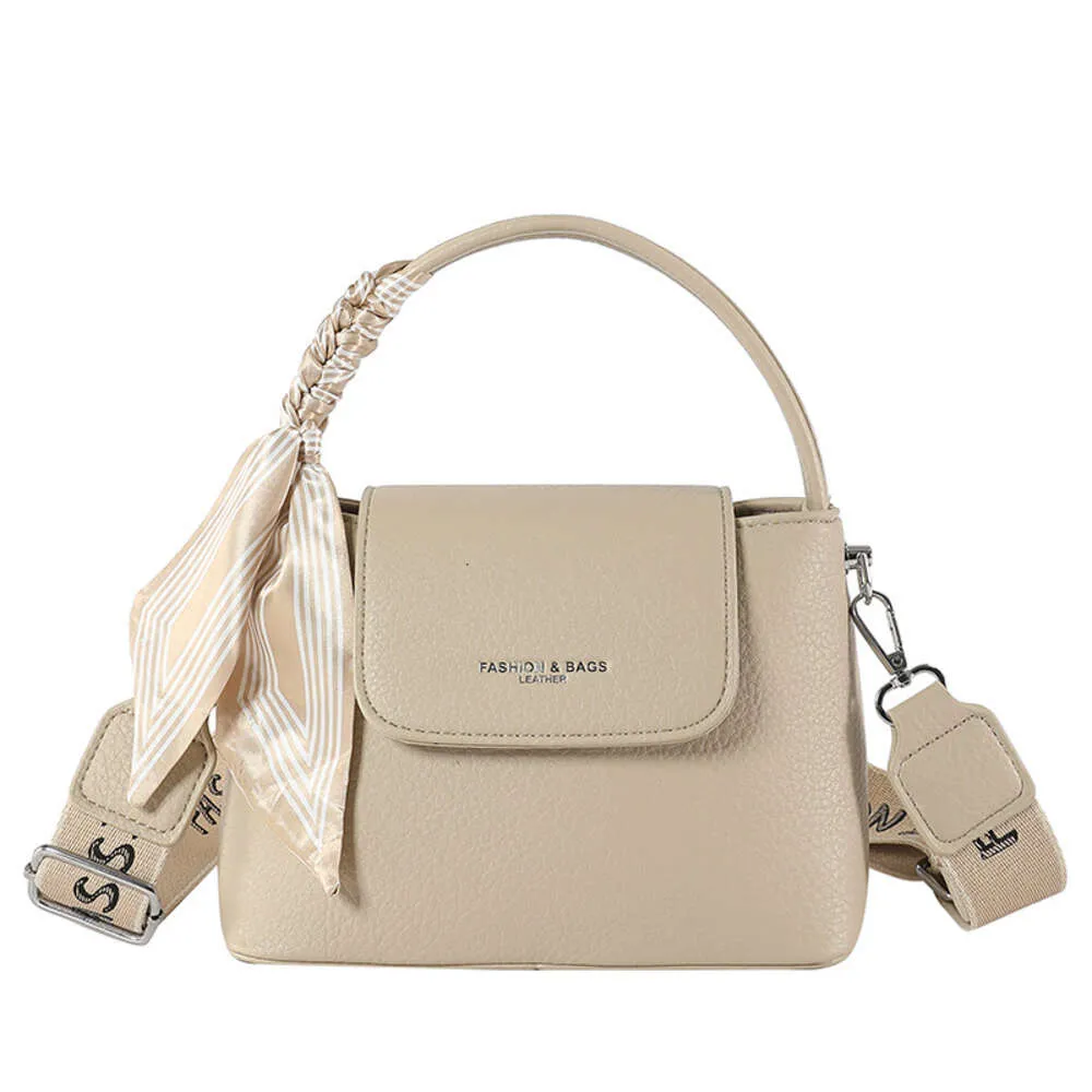 Bolso tienda venta al por mayor moda al por menor 2024 invierno nuevo bolso de mujer Simple patrón de lichi hombro letra CrossbodyN25Y