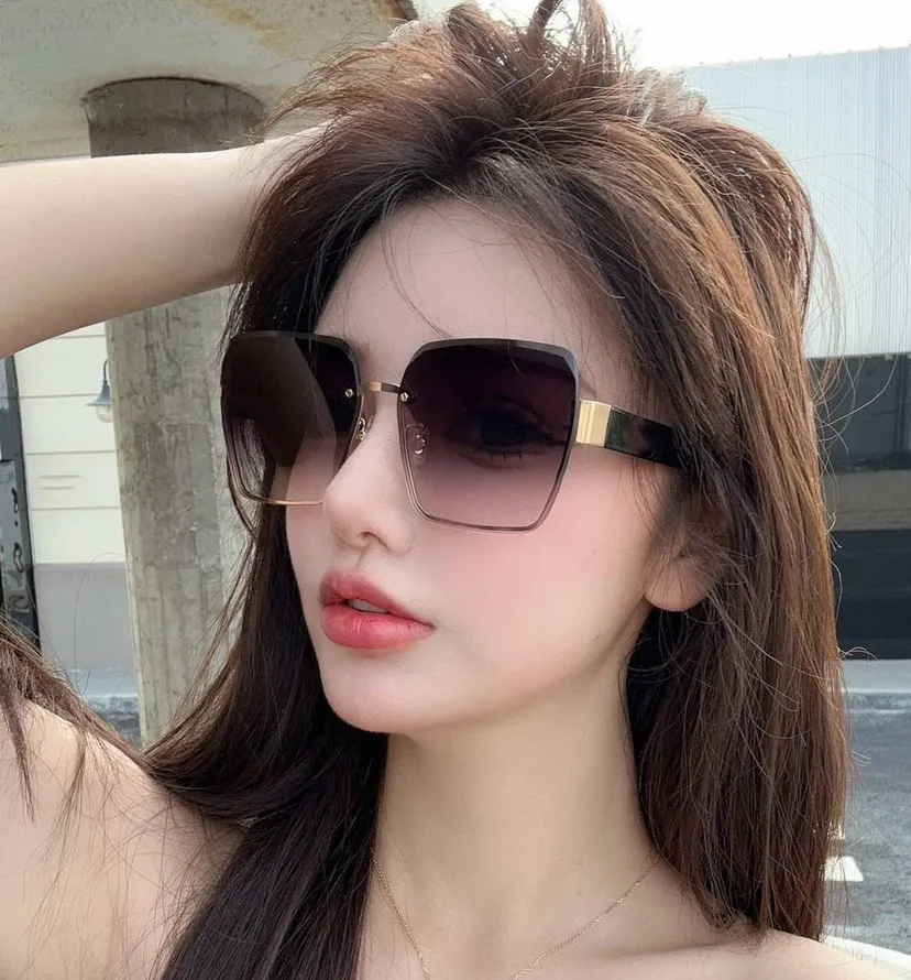 2024 Fashion New Women Oversized Rimless Sun Glasses Vintage Gradient Tea Cool Sunglasses Ladies Uitravioler-proof