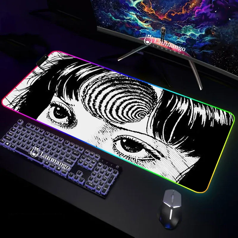 Pads LED Tapis de souris Junji Ito Tapis de souris Gaming Rétro-éclairage XXL Rétro-éclairage Pas cher PC Gamer Armoire RVB Tapis de table Bureau 900x400 Accessoires