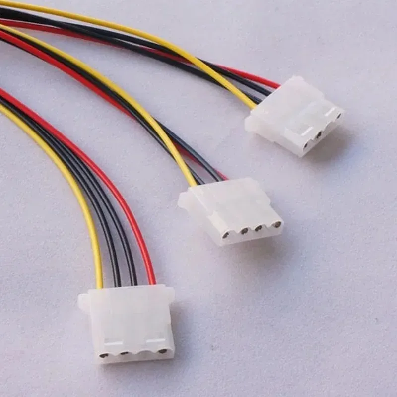 Högkvalitativ 4pin IDE -kraftkablar HY1578 4 PIN MOLEX MANA TILL 3 PORT MOLEX IDE KVINNA SPARRE SPLITTER ADAPTER CABLE