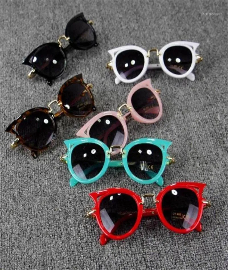 2020 NOUVEAU RETRO CAT EYES LOCES SUN LOCLASSES BÉBÉ BRITANNIER BRITANNIQUE MÉTAL METAL SUMPRESSE FEMMES MEN MANDES Rétro Lunes de soleil pour Party13643726