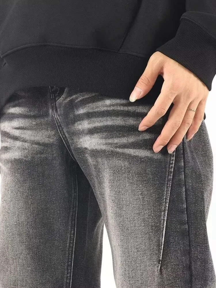 Nieuwe high street jeans in gewassen en patchwork-stijl in Amerikaanse stijl, los ontwerp met rechte buis voor heren, gedrapeerde vloermopbroek