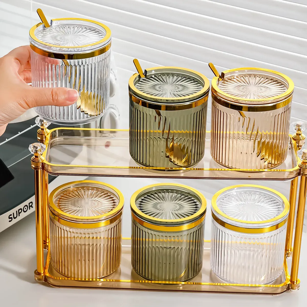 Jars Creative Goldplated Striped Spice Jar Large Capacity Storage Storage Container Pepper Salt Shaker Kitchen Multigrain Sugar Jar
