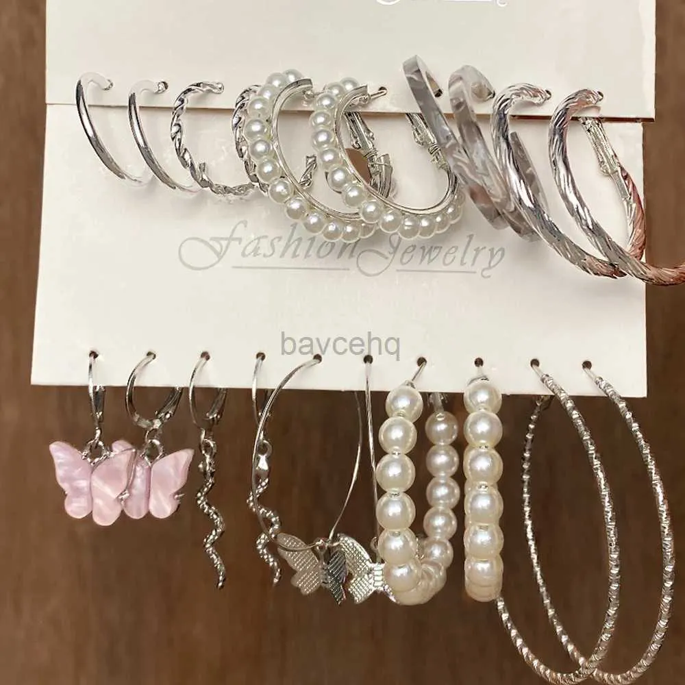 Hoop Huggie IFMIA Set di orecchini ad anello con farfalla in argento moda adatto per le donne Orecchini geometricamente irregolari in resina metallica 240326