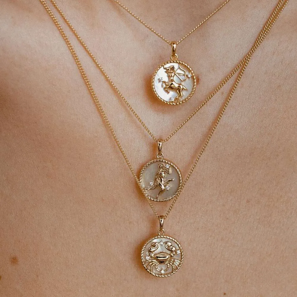 新しい金メッキCZ Tarnish Free Conch 12 Constellations Coin Pendantキューバチェーンステンレス鋼ゾディアックサインネックレス