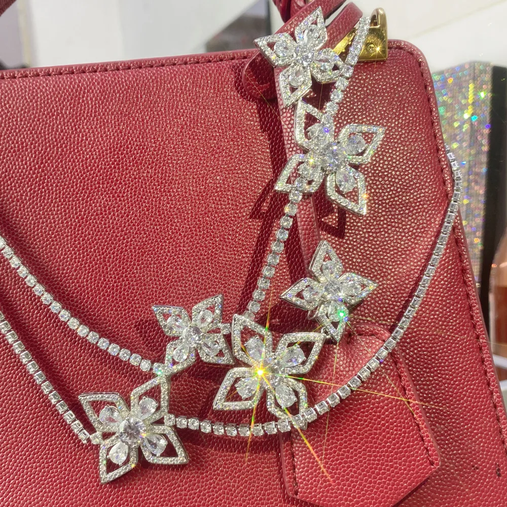 Luxury Wedding Bridal smycken sätter vita guldpläterade bling kubiska zirkon CZ Flower Pendant Halsbandörhängen Ring Set For Girls Women Gift