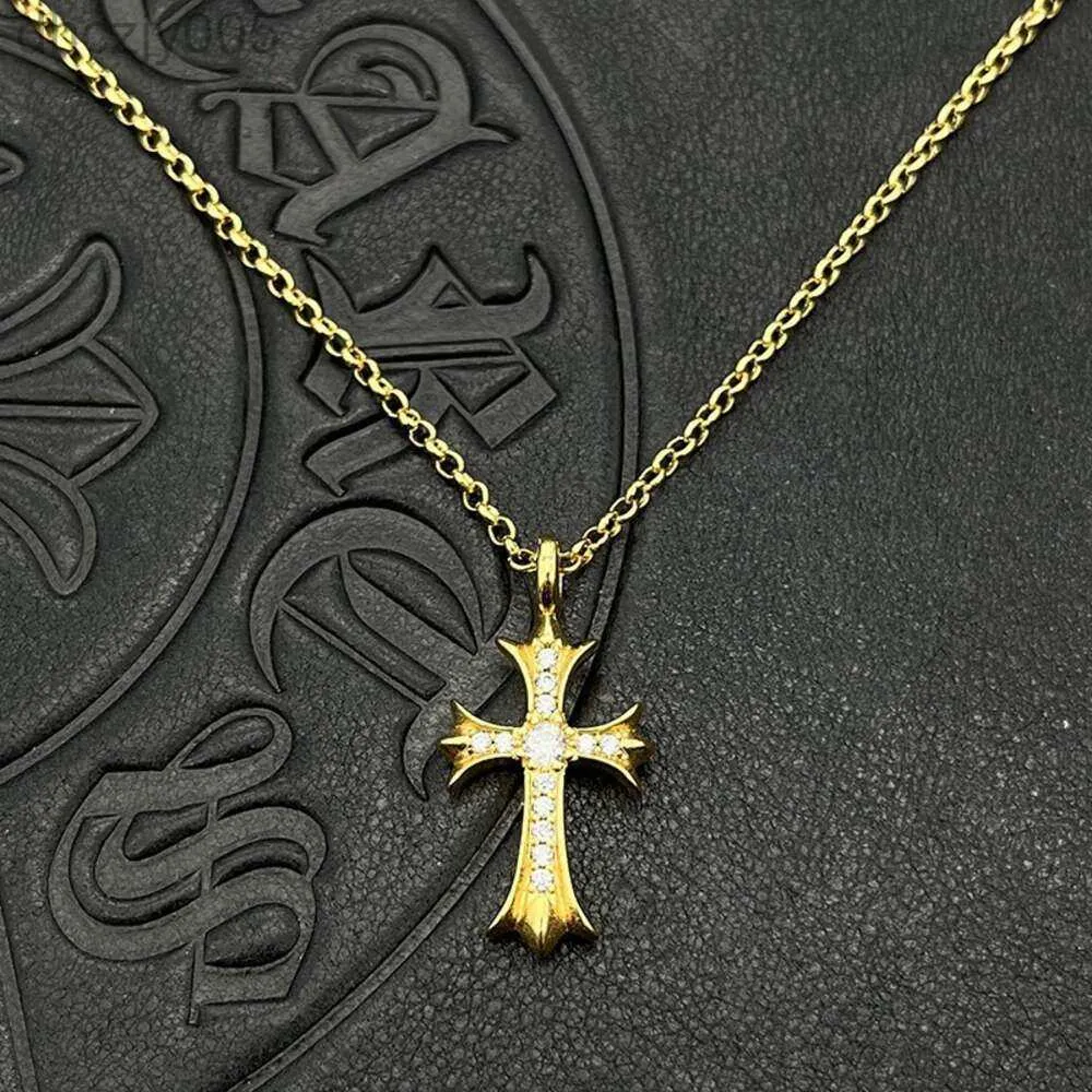 2024 Diseñador Marca Cross Ch Collar para mujeres Cromos de lujo 22k Oro Diamante Clásico Suéter Cadena Corazón Hombres Joyería Moda Colgante Neckchain 4r4g Z0XR