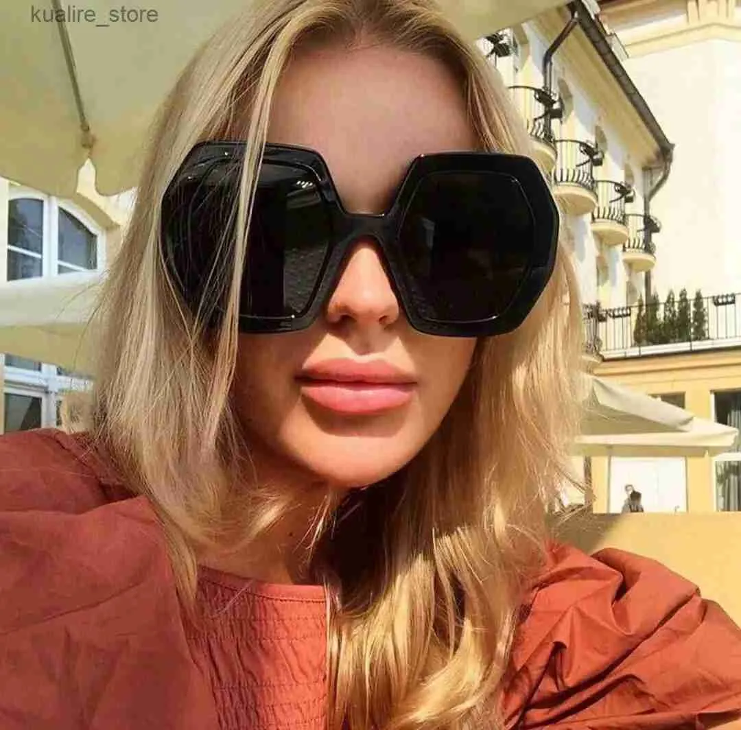 Sunglasses 2023 High Quality Brand Designer Womens Fashion Red Carpet Large Square Frame Personalized Sunglasses Womens Outdoor UV Protection L240322