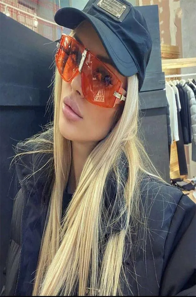 2021 Nuova moda FASHIL COOL COOL UNICO Ambush Style Shield Schiaccia da sole Donne popolare Dign Dign Occhias Uv400 Oculos de Sol8085845