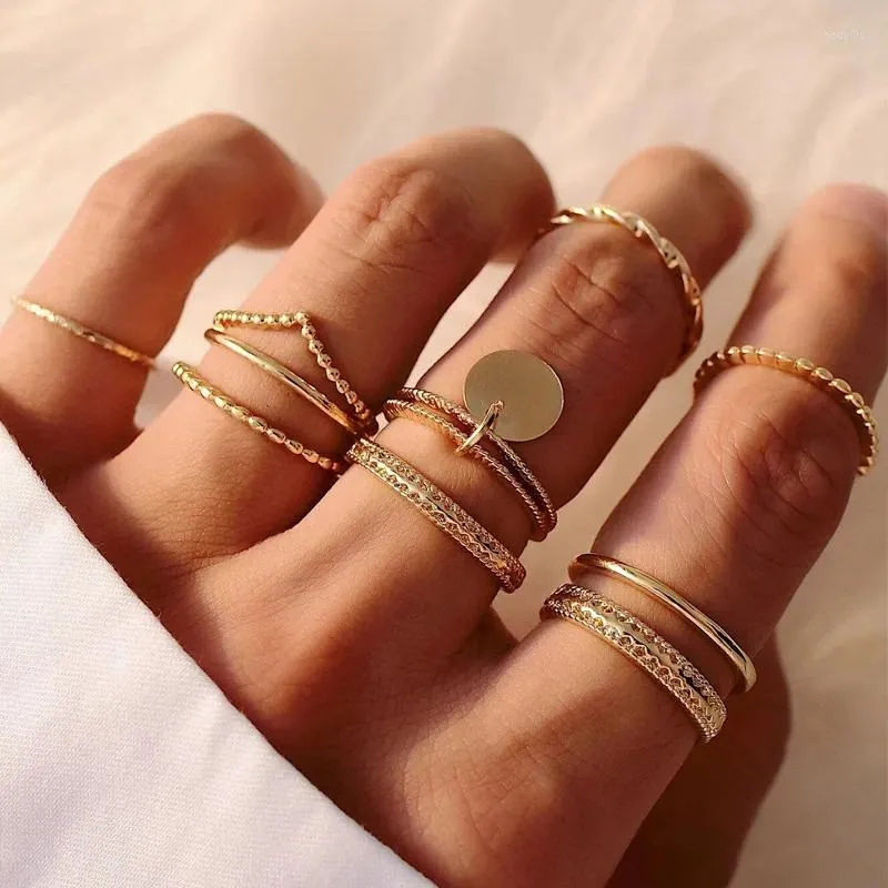 Anillos de racimo Color dorado Geometría Forma Conjunto de anillos conjuntos para mujeres Lindo Multicapa Aleación de zinc Joyería Regalo de aniversario