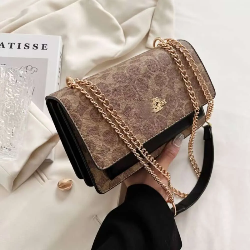 Le magasin exporte des sacs de créateurs en gros sac pour femmes à la mode de haute qualité 2024 Nouvelle chaîne crossbody bodal multi-compartiment petit sac à dos de style carré