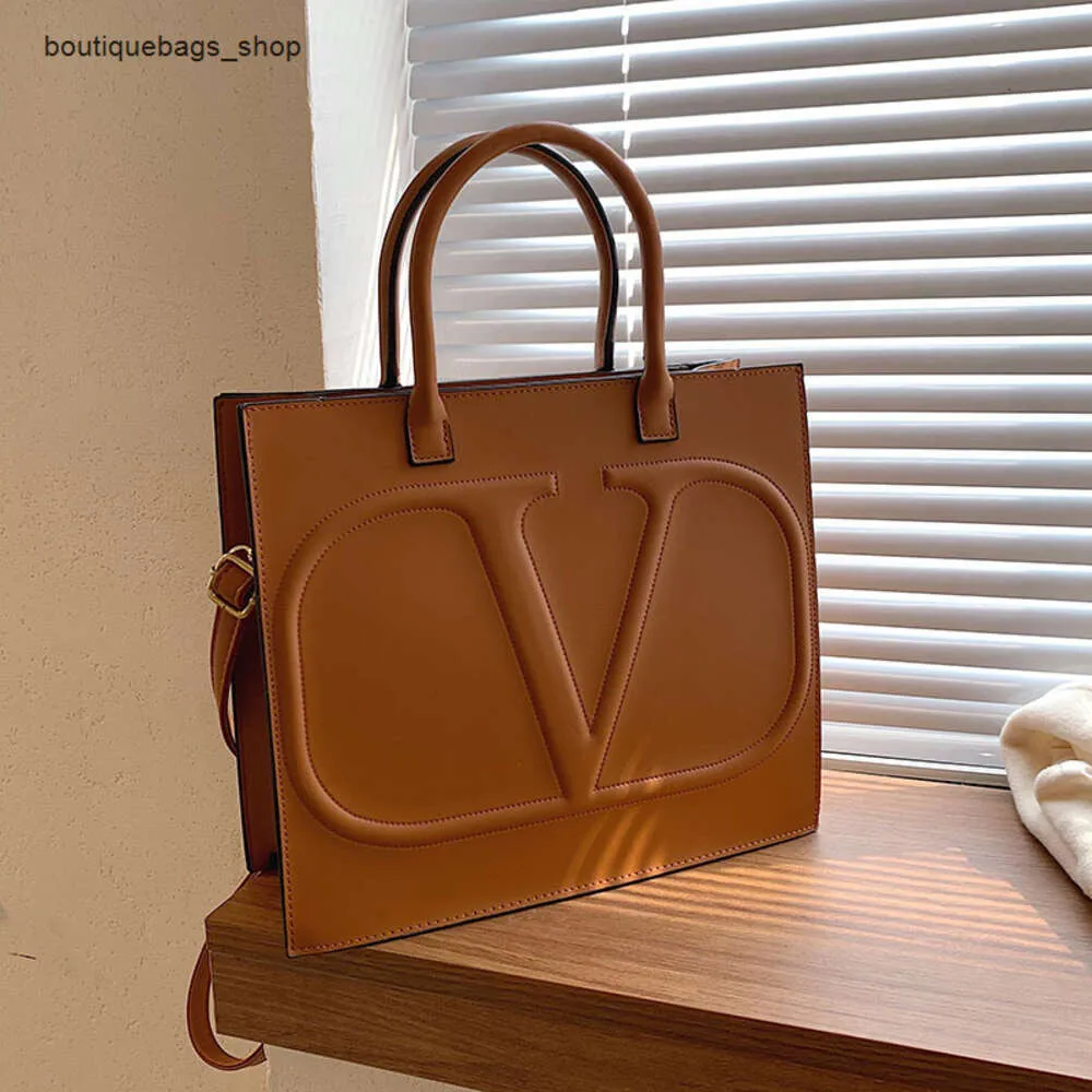 대각선 가방 디자이너 브랜드 새로운 여성 핸드백 큰 싱글 숄더 가방 통근자