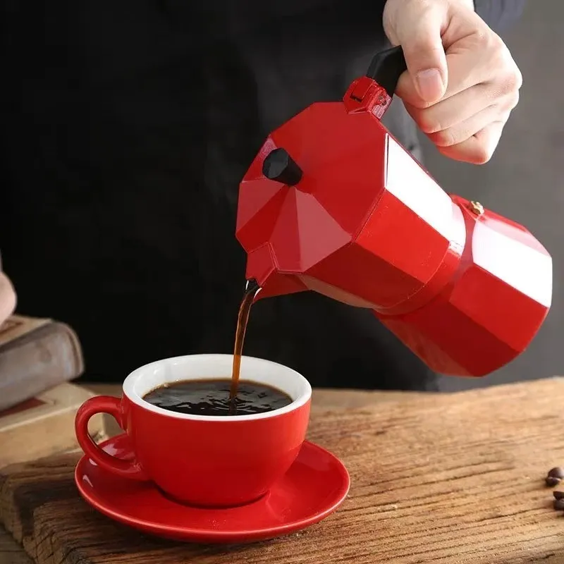 Aluminium Moka Pot 300 ml Autentisk italiensk espresso kaffebryggare för spisetop hem utomhus svart röd kaffekopa