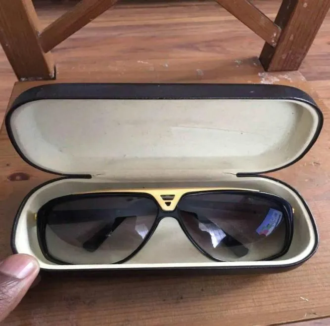 Модные роскошные 2019 новые солнцезащитные очки в стиле ретро, винтажные мужские брендовые дизайнерские блестящие золотые оправы с лазерным логотипом для женщин, топ quali24391105709