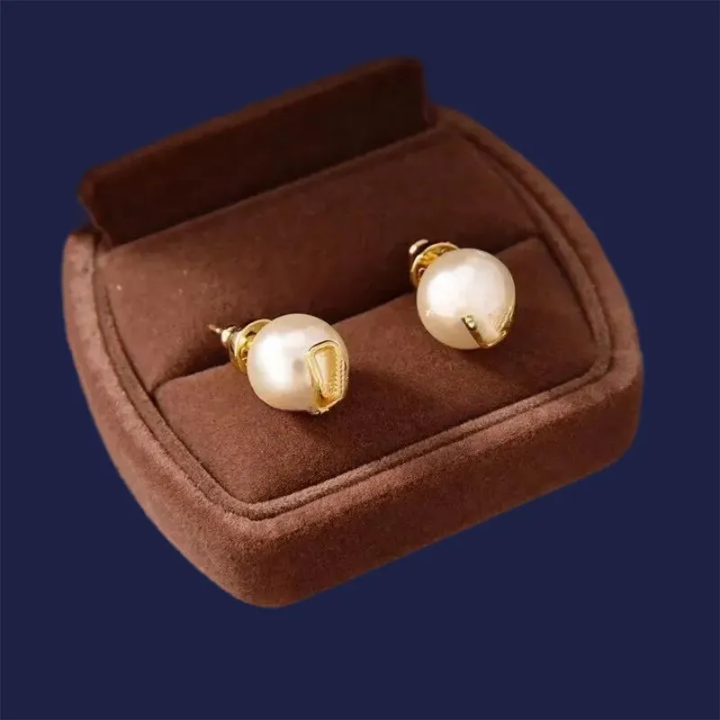 Pearl earrings designer for women jewelry letter stud earings lady resplendent fashion ornament hoop ohrringe high grade zh200 H4
