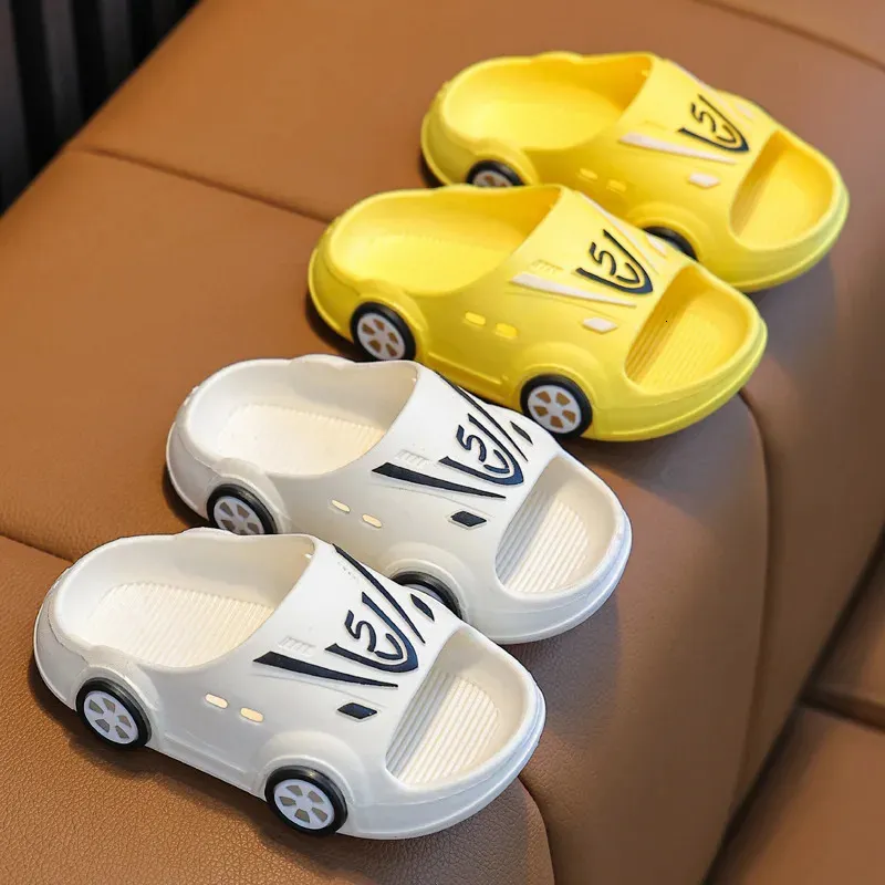 Pantoufles d'été pour enfants, sandales antidérapantes à semelles souples, pantoufles Design de voiture à la mode, chaussures de plage unisexes en PVC pour bébés, 240311