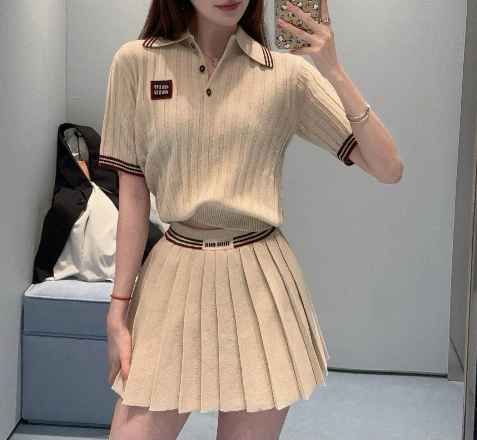 2024 Early Spring New Designer Dress Academy Style Contrast Striped Polo Neck Short sleeved Knitted Shirt Top pleated skirt set