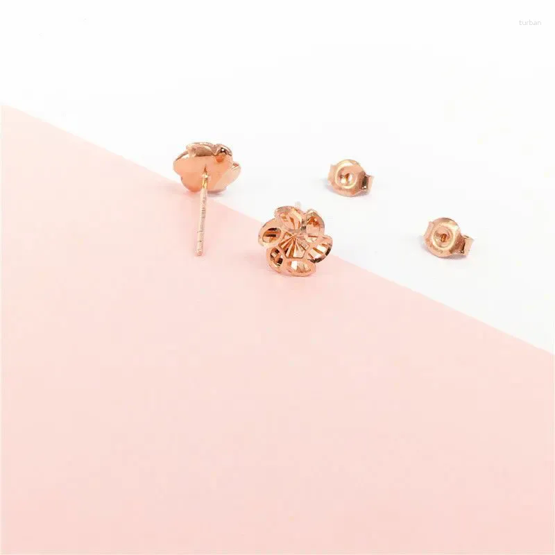 Pendientes de tuerca con flores de oro púrpura 585 para mujer, exquisitos pendientes pequeños chapados en rosa de 14 quilates, joyería adecuada para fiestas diarias