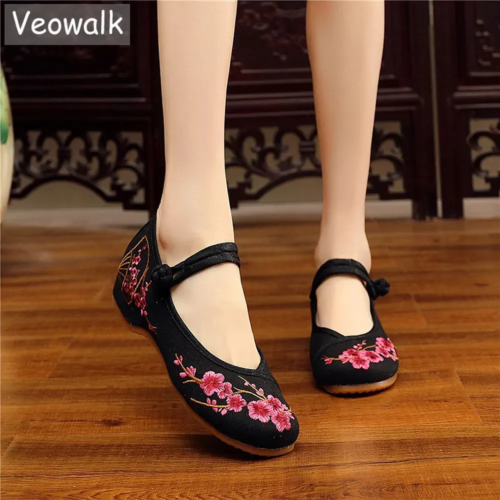 Veowalk Peach Flower Embroidered Women Casual Canvas Ballet Flats Vintage Ladies Chinese Cotton Embroidery ballerina Shoes 240307