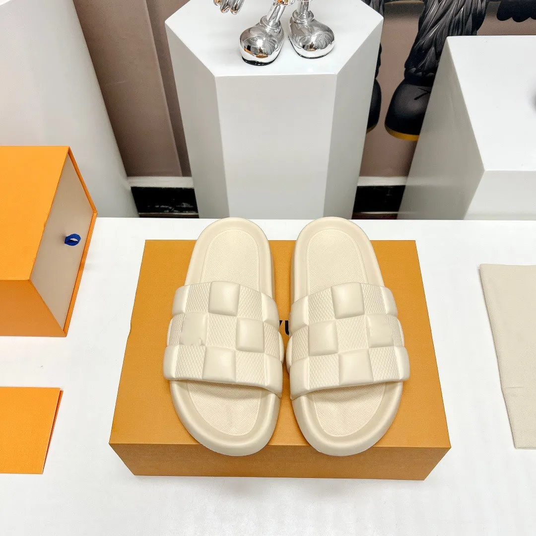 2023 Pantofole nuove scarpe da spiaggia moda antiscivolo resistenti all'usura estive da uomo e da donna le coppie indossano sandali all'esterno