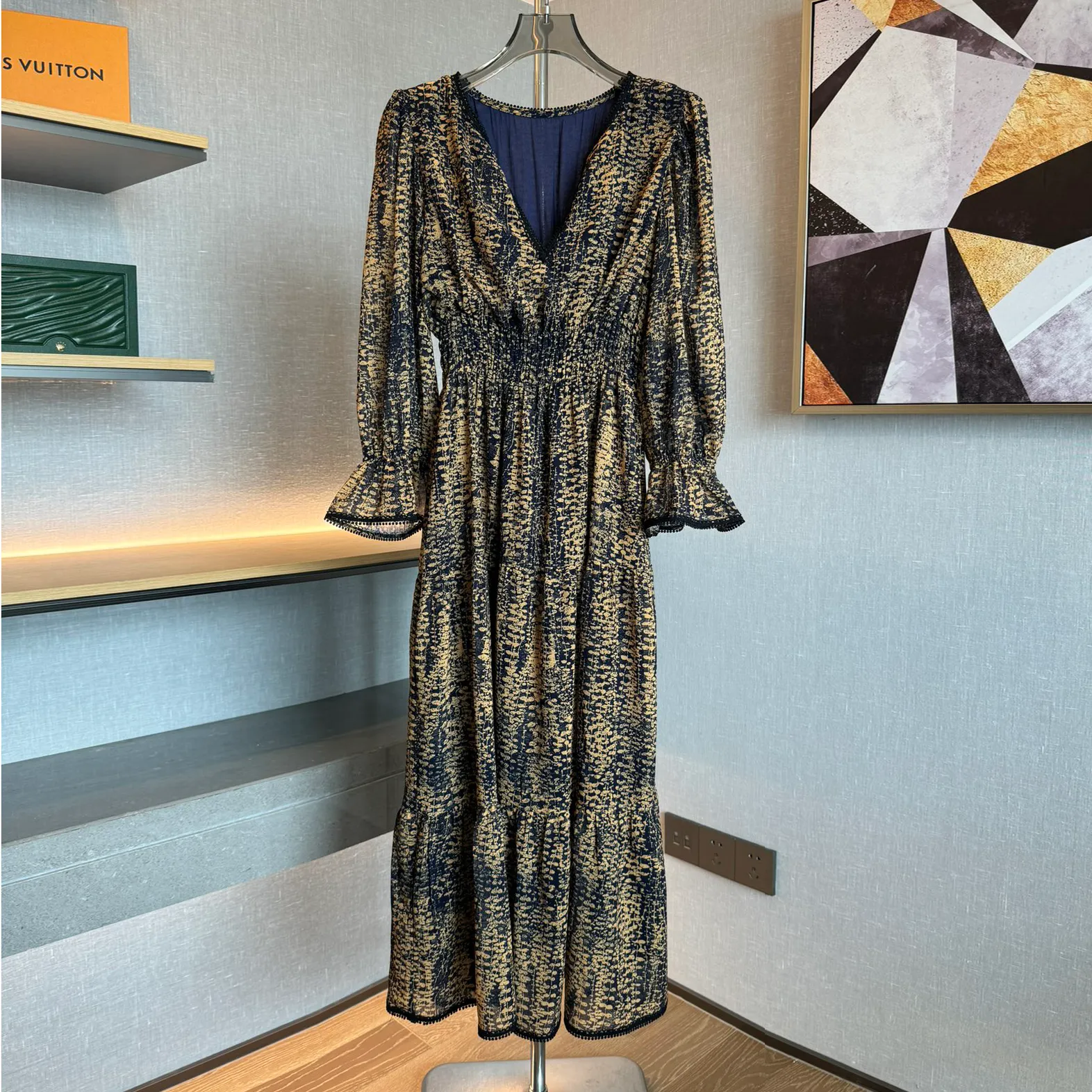 Womens black V-neck 3/4 sleeve gathered waist midi dress polyester  geometric print from Dhgate Basic & Casual Dresses - price 186.19