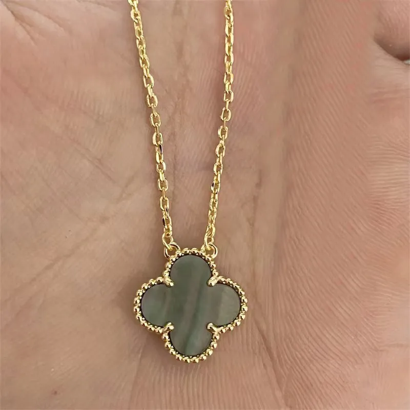 Colar de colar de pendente Luxo colar de ouro de 18k Colar de trevo de alta qualidade aço inoxidável Peter Stone Solta Flor Mãe Colar de pingente de casca projetada para mulheres